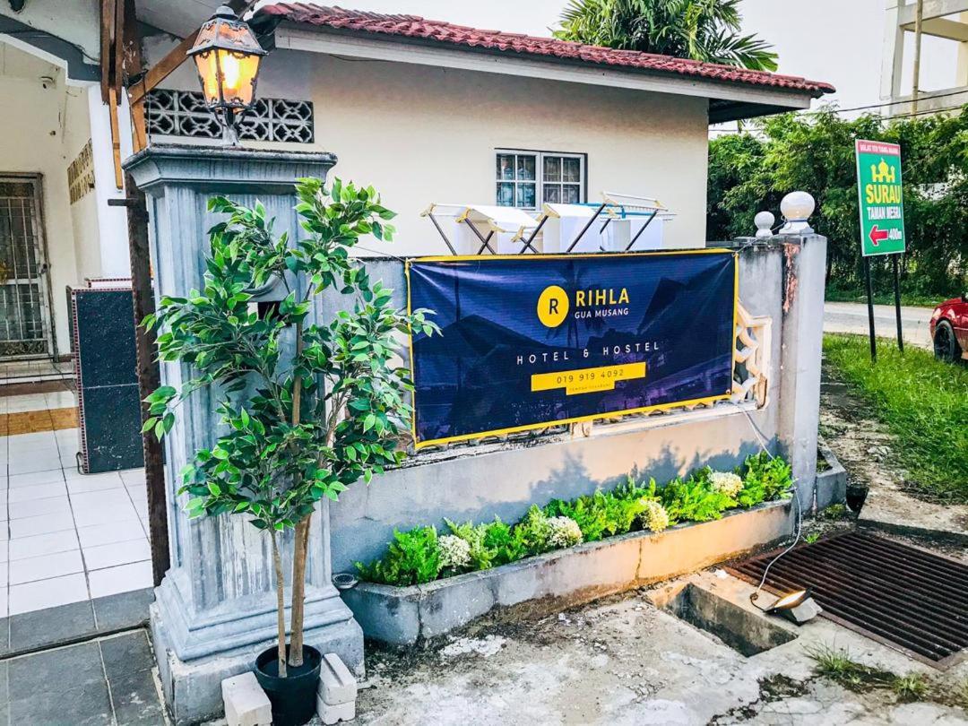 Rihla Dataran Tengah Hostel Gua Musang Bagian luar foto